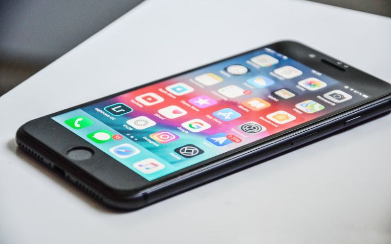 Altice Mobile reviews fit Optimum customers who want a low-cost phone plan (Image by Unsplash)