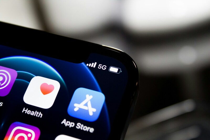 what does 5G UW mean in 2026