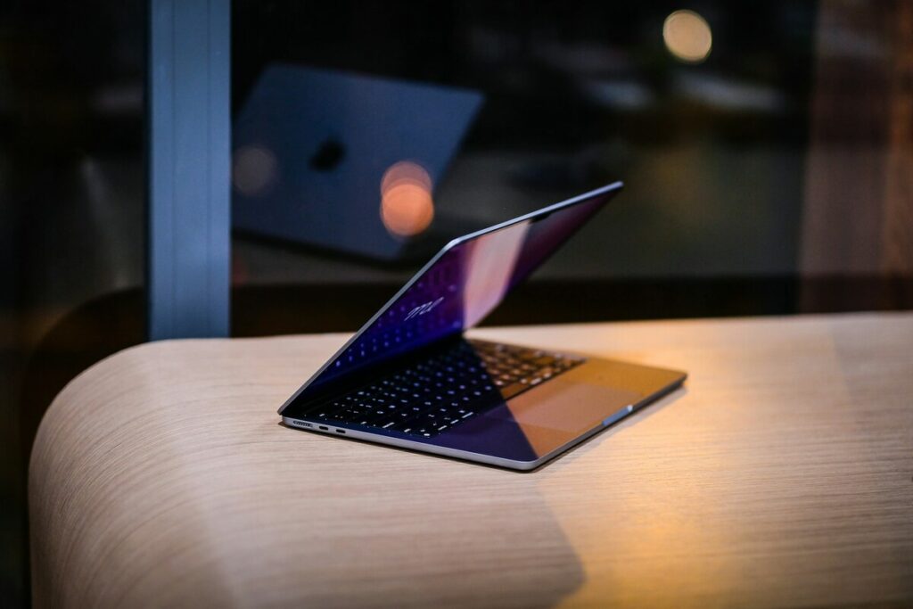 how to connect laptop to tv
