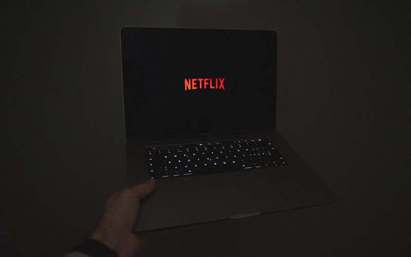 can you download netflix movies on laptop mac